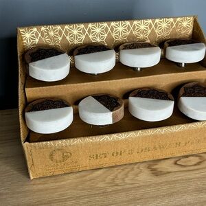 NIB Luxury Drawer Pulls/Knobs (Set of 8)